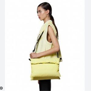 Rains Loop Crossbody Bag color sraw
